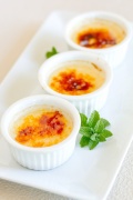 Crème brulée parfumée à la vanille de bourbon -Traiteur Desserts, canapés petits fours, Cordialement Vôtre